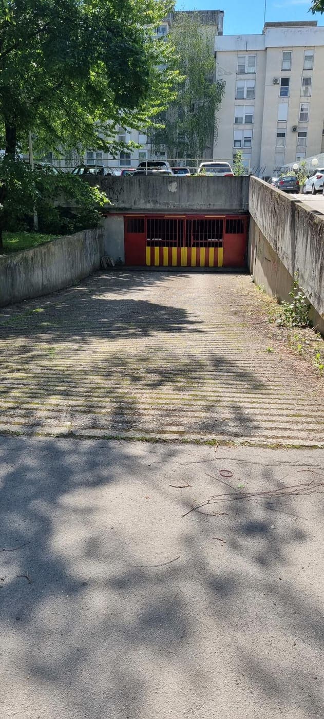 Garaža 14 m², Maksimir