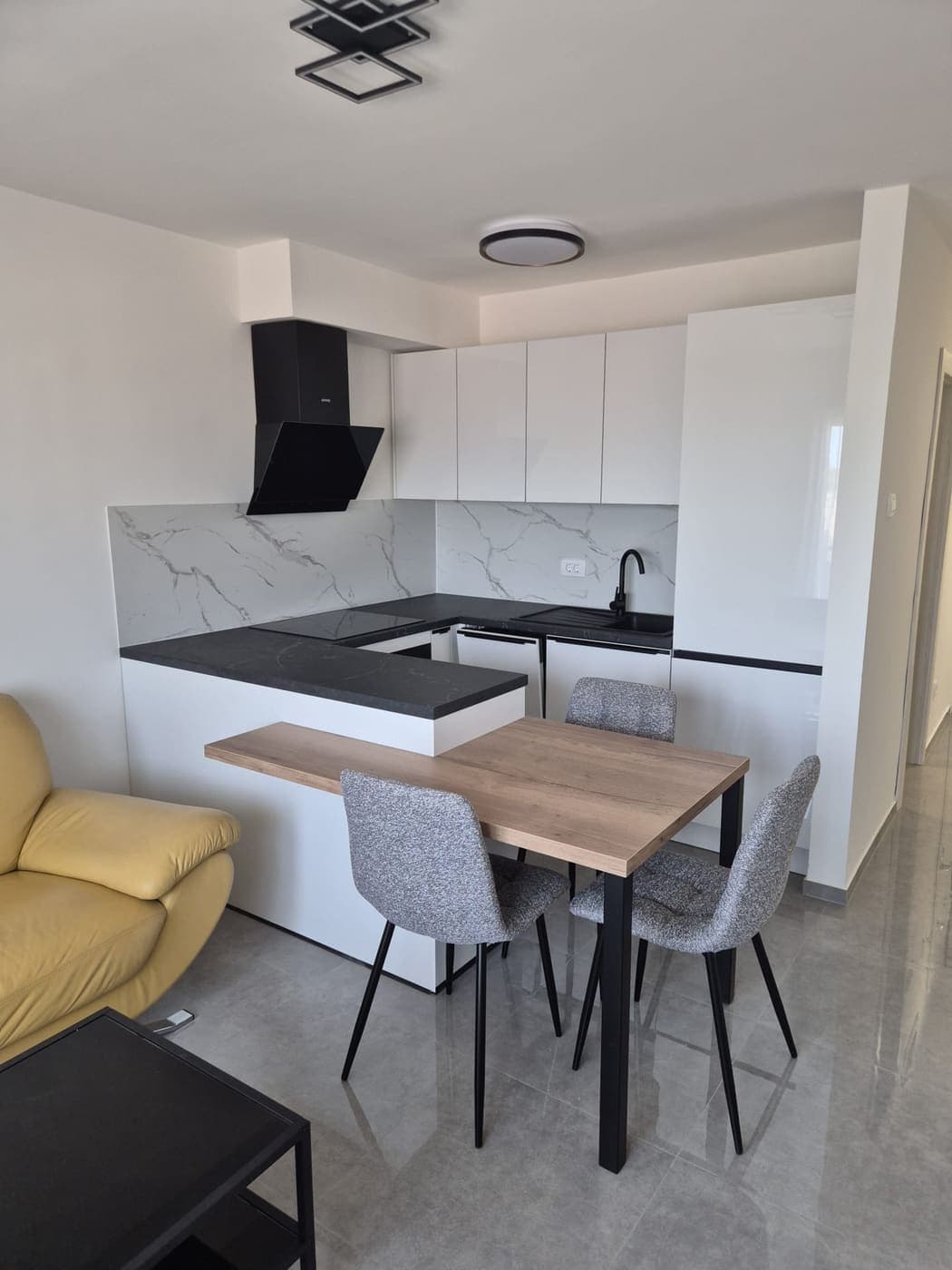 Dvosoban stan 54 m², Pula